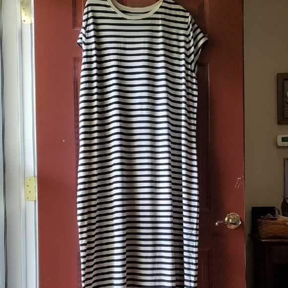 A New Day Black And Cream Stripe Sheath Dress Casual Crew Neck Short Sleeve - Picture 2 of 7